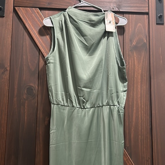 Sleeveless Cocktail Dress - Picture 7 of 7